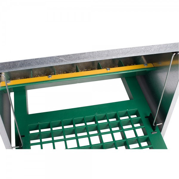 Feedomatic Automatic Treadle Feeder inside shot
